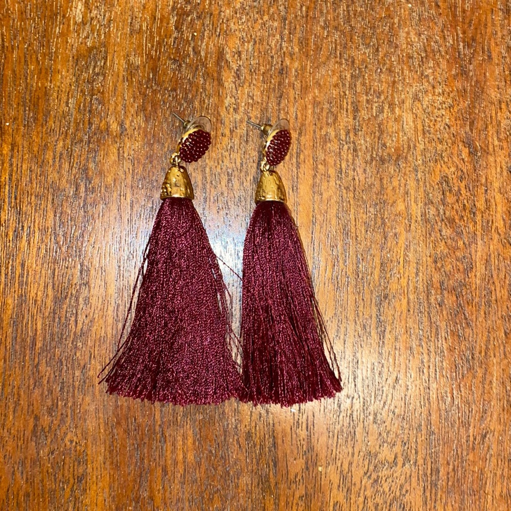 Maroon dangling earrings